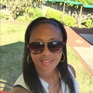 Meet your Posher, Janelle